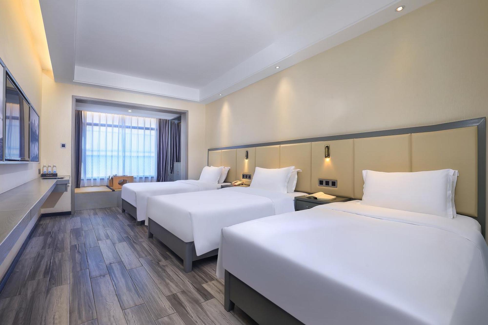 Wing Hotel Guilin - Central Square Exterior photo