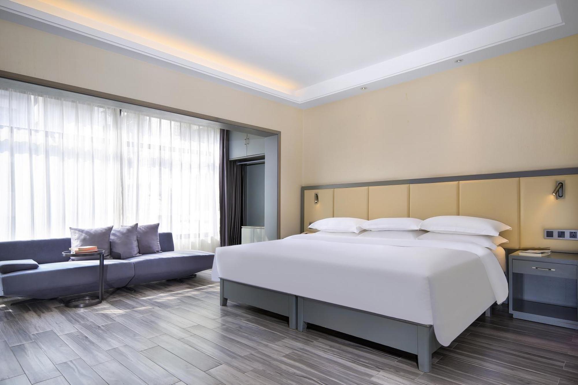 Wing Hotel Guilin - Central Square Room photo
