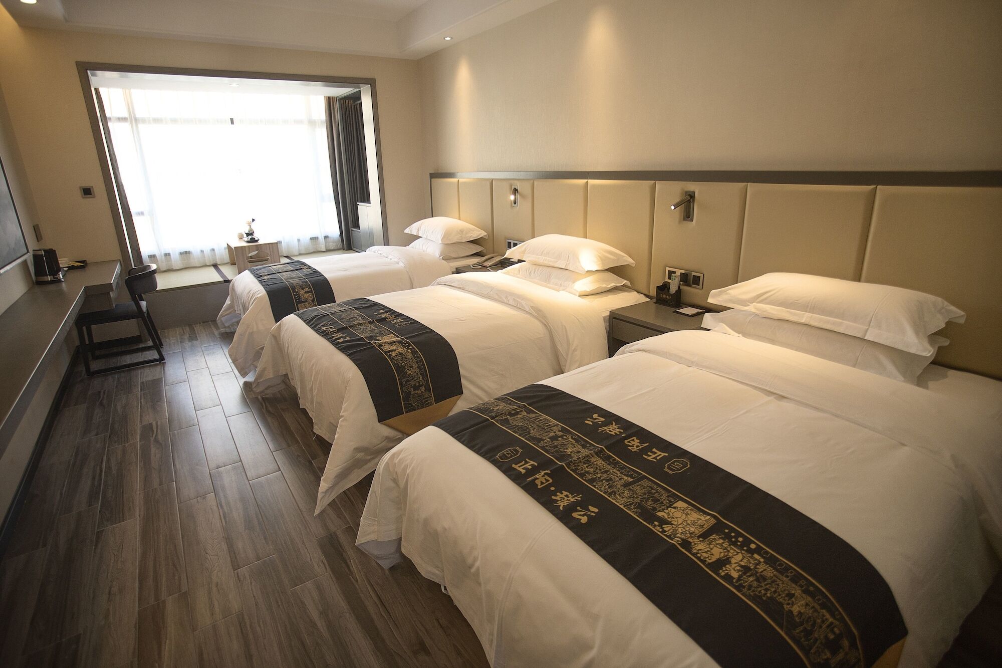 Wing Hotel Guilin - Central Square Exterior photo